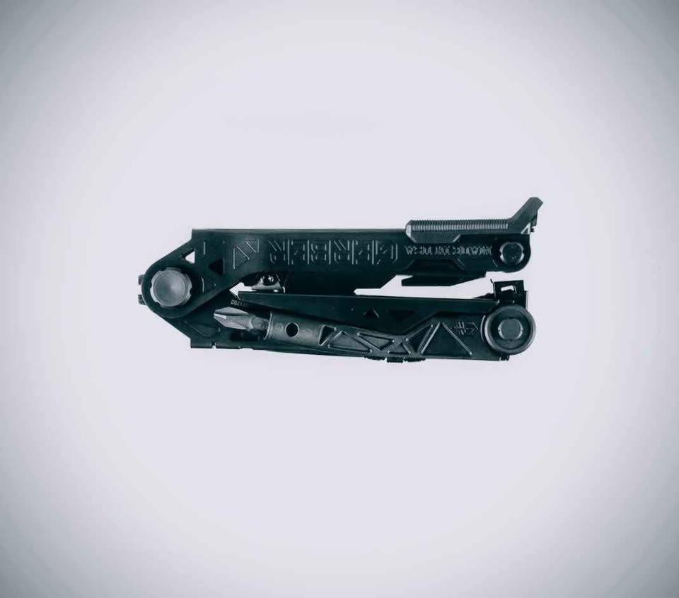 GERBERS NEW MULTITOOL HAND SET W/ CARRY CASE! - photo 4