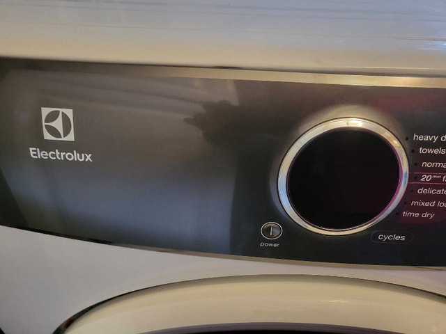 Electrolux dryer with steam doesn't power on - photo 2