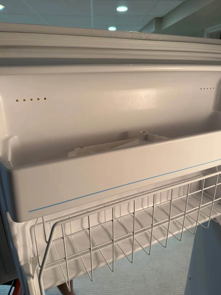 Maytag Plus Fridge - Estate Sale - photo 2