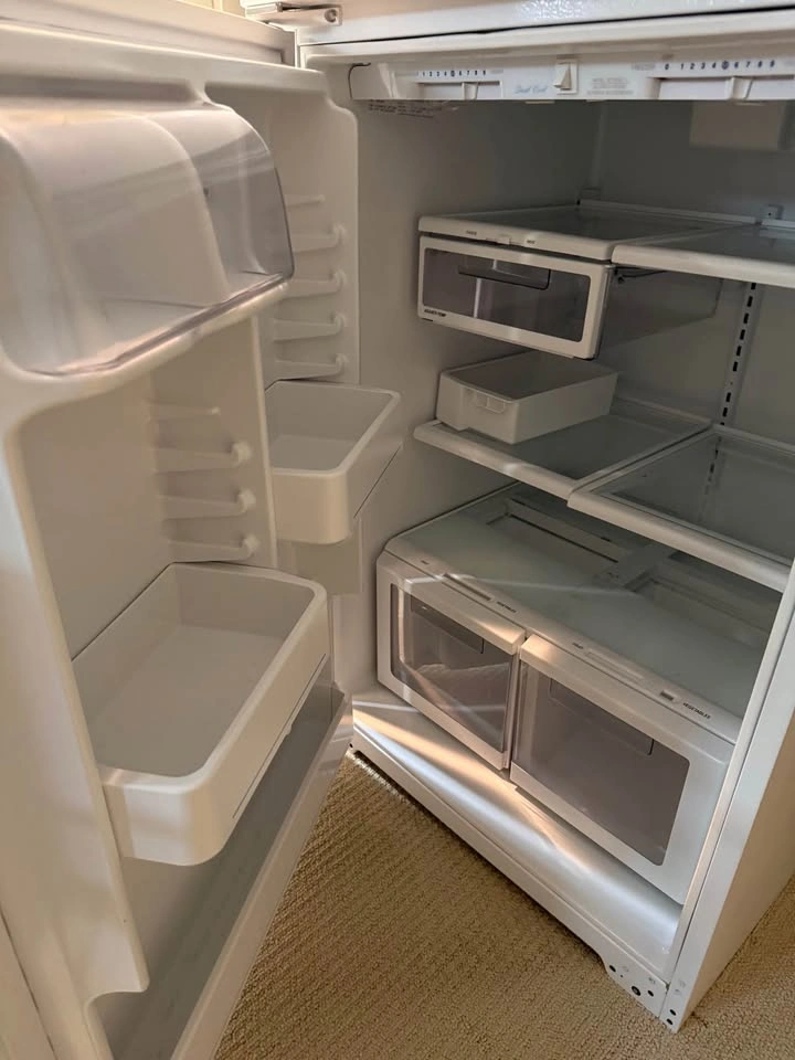 Maytag Plus Fridge - Estate Sale - photo 4