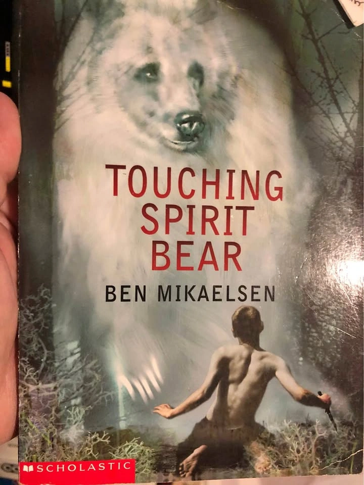 ⚽️ Touching Spirit Bear by Ben Mikaelsen