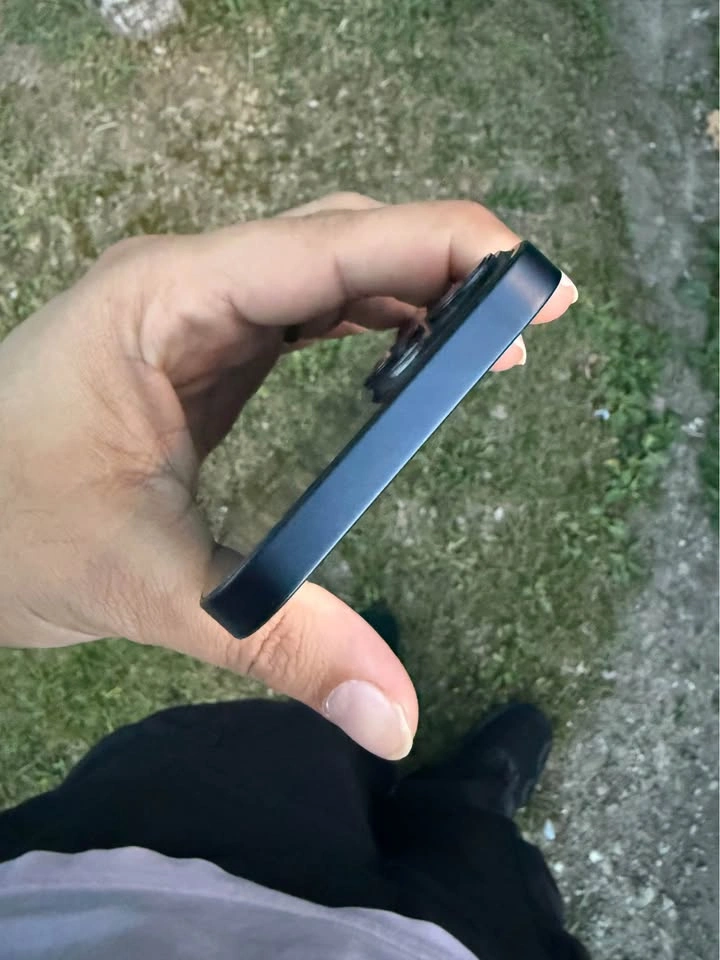 Iphone 13 128 gb 10/10 fully unlocked 97% Battery health. - photo 2