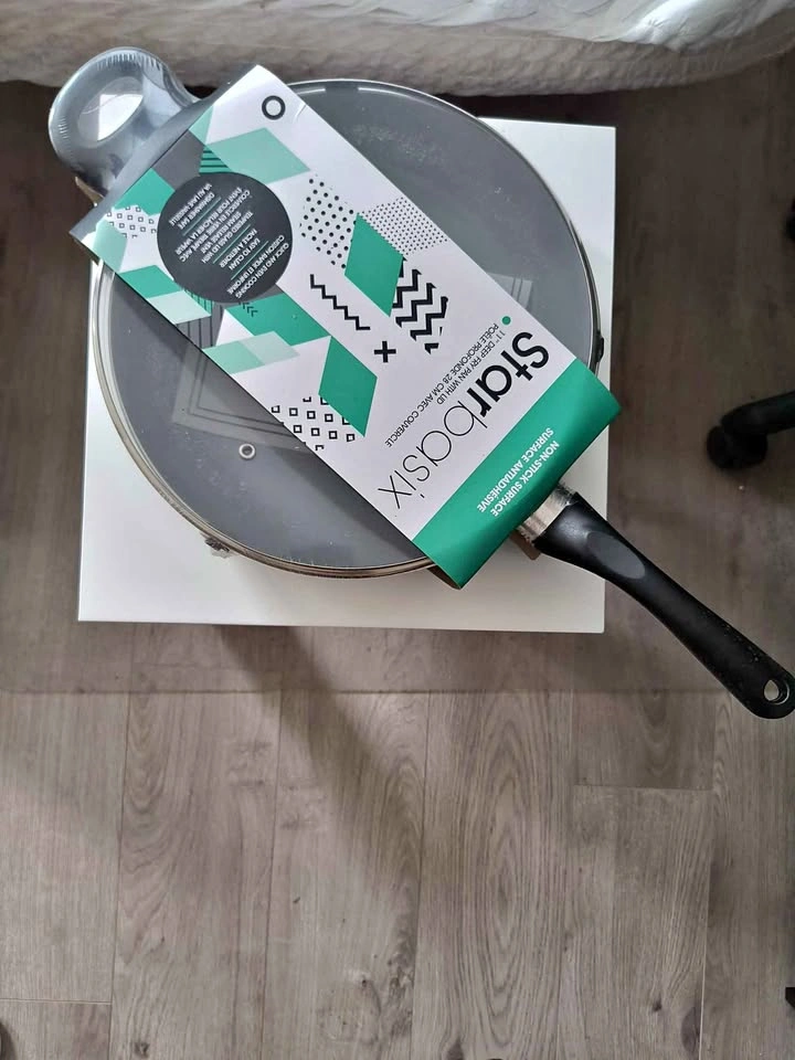 Starbasix 11" Deep Fry Pan with Lid
