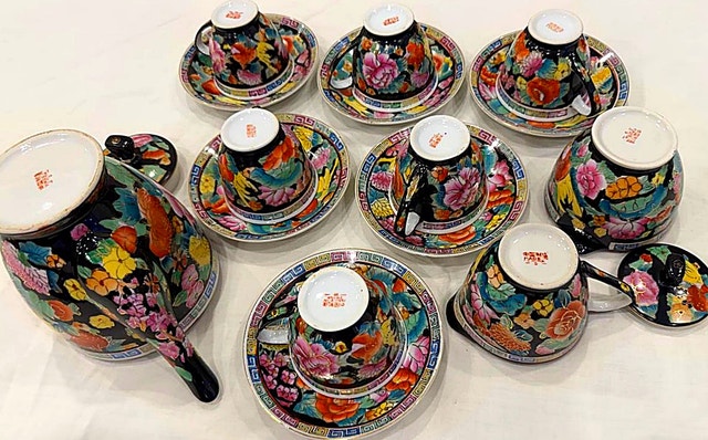 Famile Noir Floral hand painted porcelain 17 Pieces tea set - photo 2