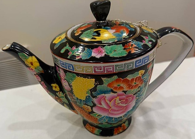 Famile Noir Floral hand painted porcelain 17 Pieces tea set - photo 5