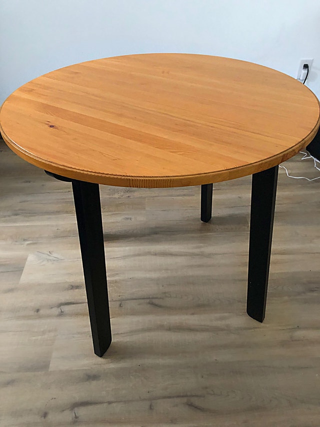 IKEA DISCONTINUED PINE Dining Table N' 2 Dining Chairs