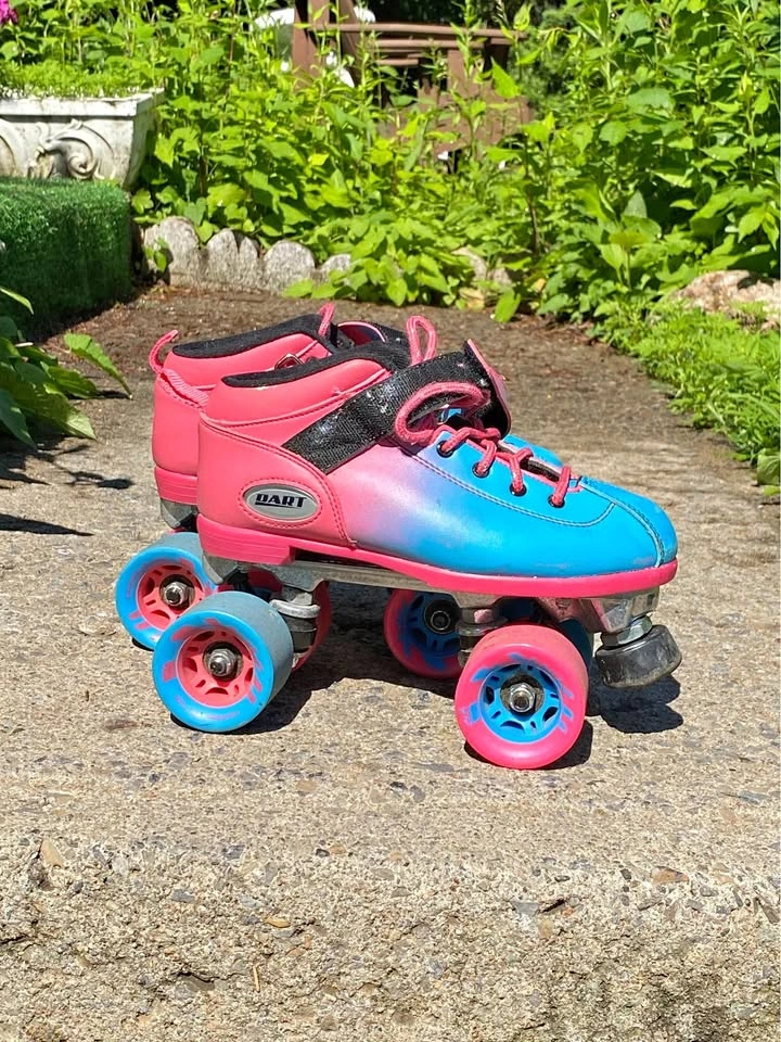 Riedell Dart Quad Skates Size 5 *NEGOTIABLE*