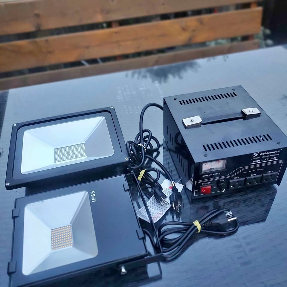 Goldsource AR-1000 Voltage Regulator w/ 2 New LEDs