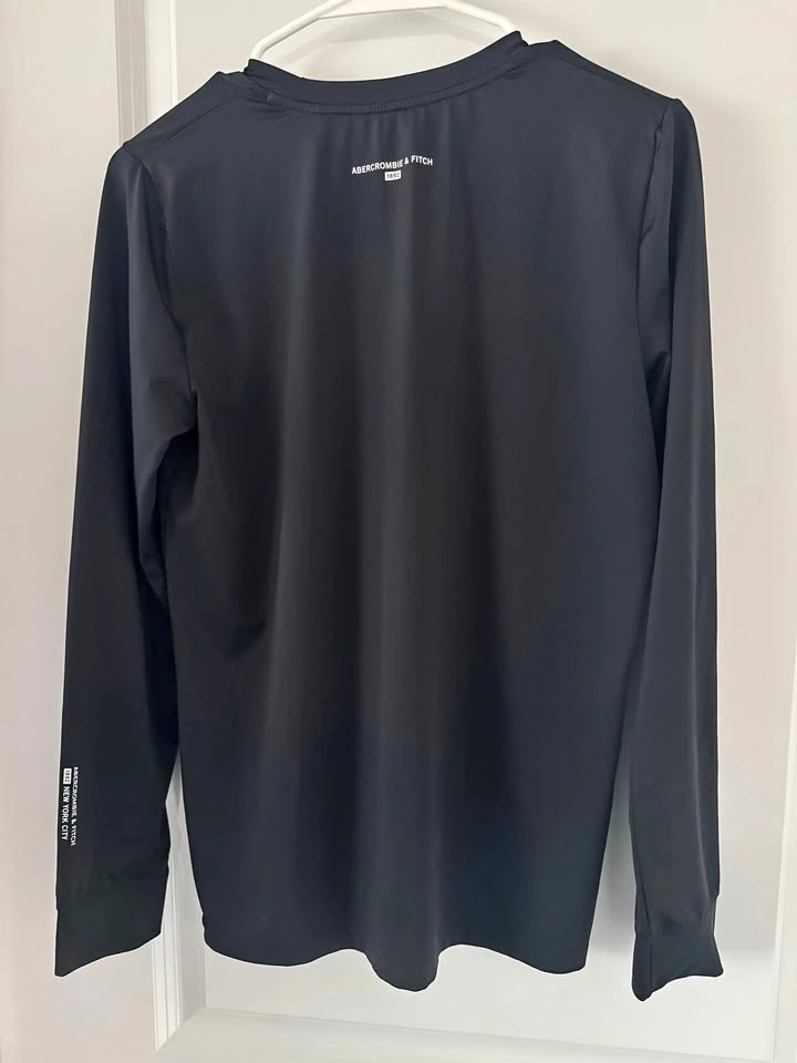 Abercrombie Long-Sleeve Nanoweight Active Logo Tee ~ Size 13/14