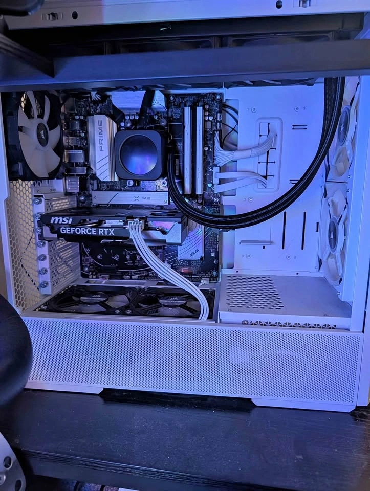 Gaming PC - Ryzen 5 7600X, RTX 5060, 16GB RAM