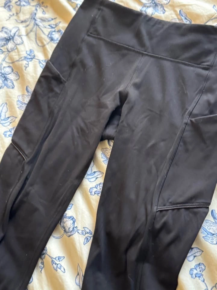 Lululemon Leggings - Size 4 - photo 2