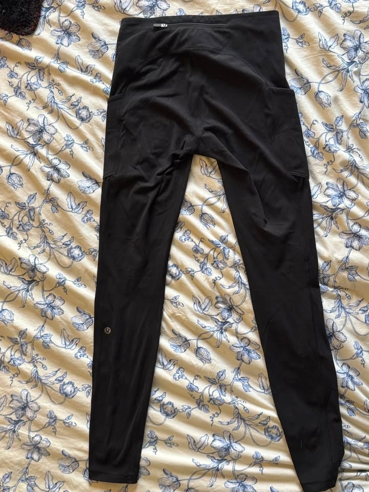 Lululemon Leggings - Size 4 - photo 3
