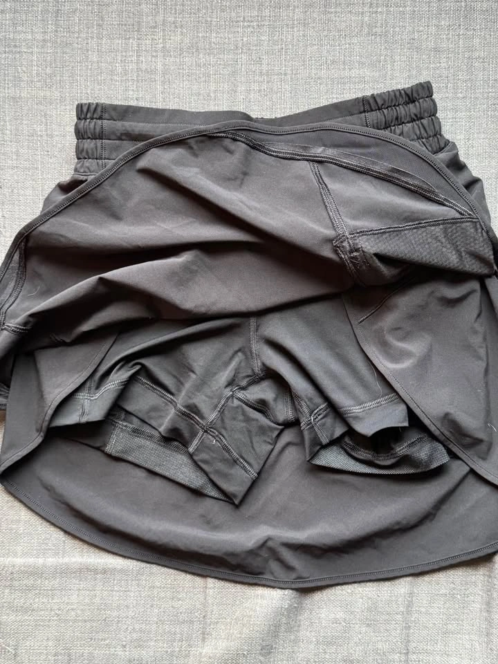Lululemon Skort - Size 4 - photo 2