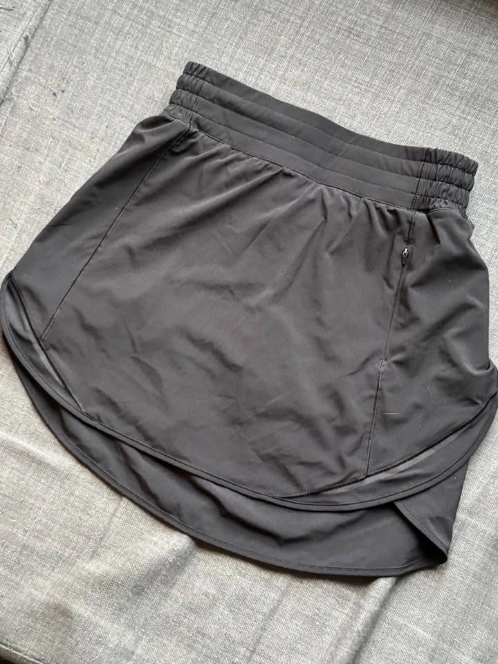 Lululemon Skort - Size 4 - photo 4