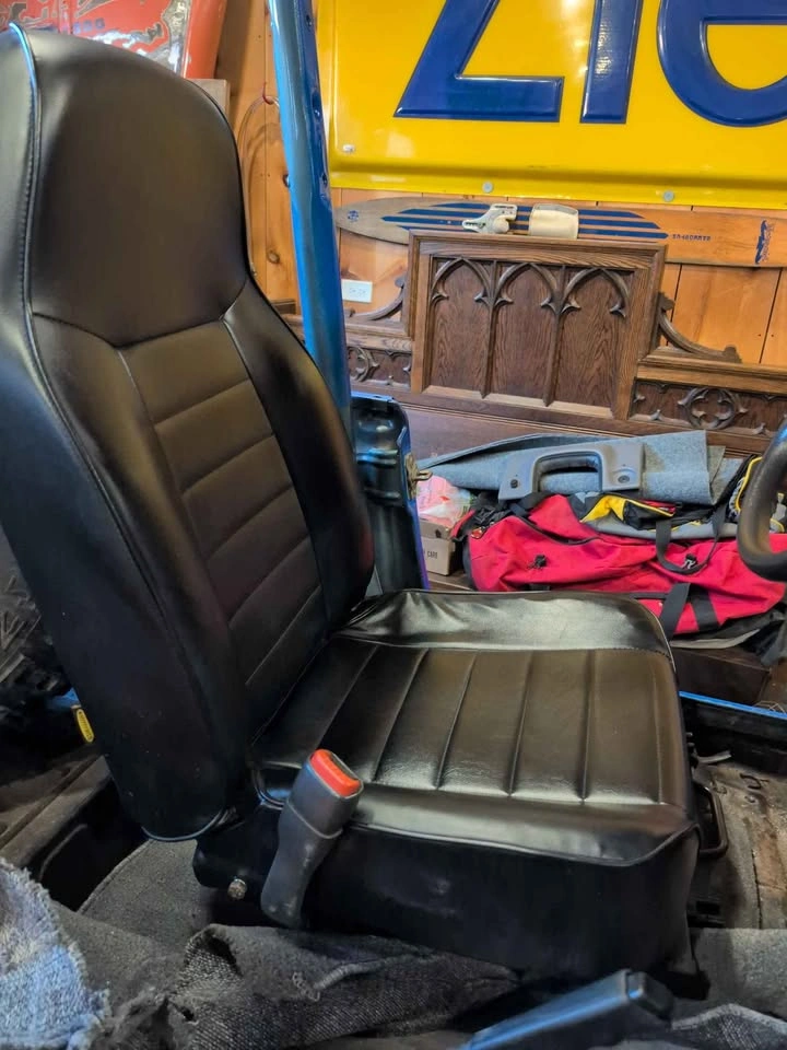 Smittybilt Jeep TJ Seats Part #: 44901 - photo 3