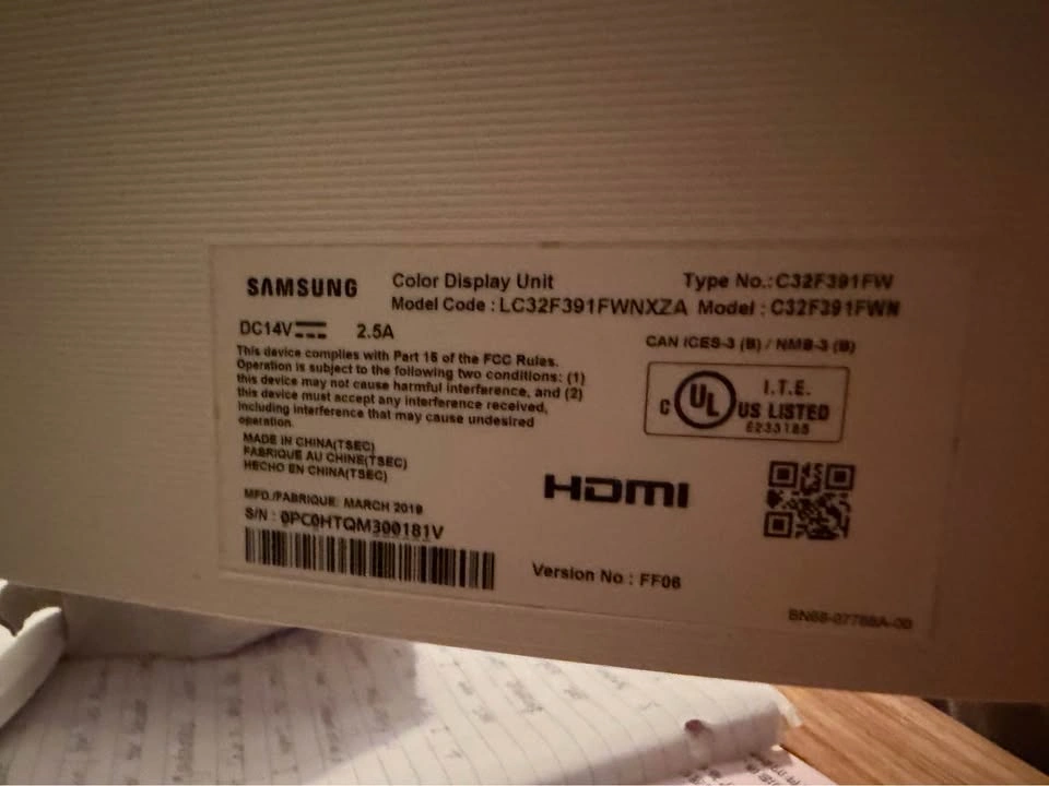 Samsung 32” Curved Monitor (1080p) - White - photo 3