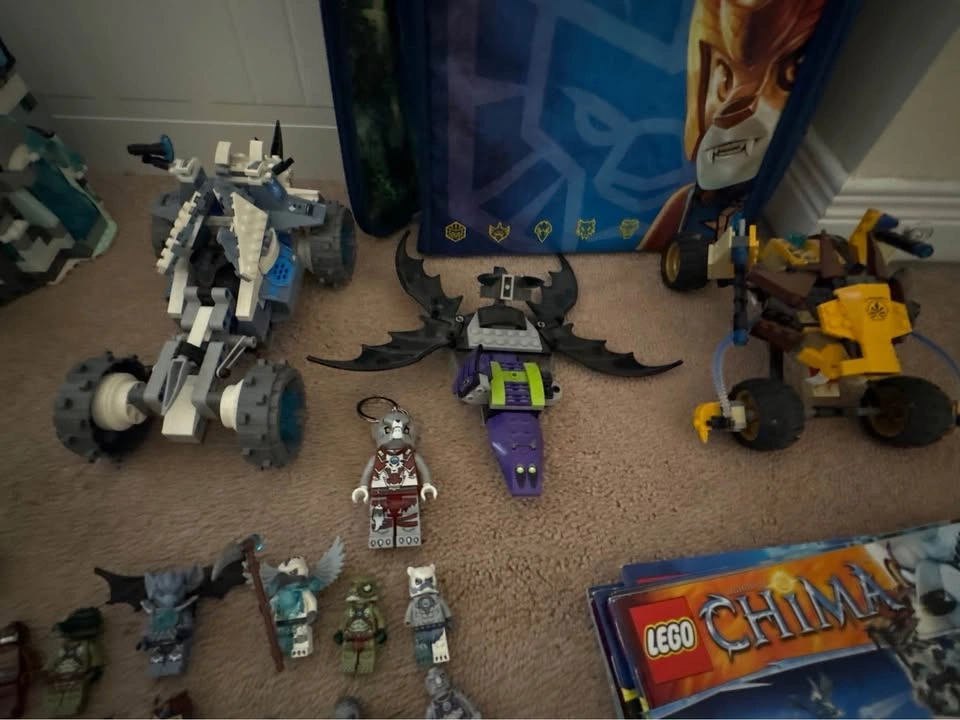 Lot of Lego Chima Sets with Minifigures and Manuals - photo 3