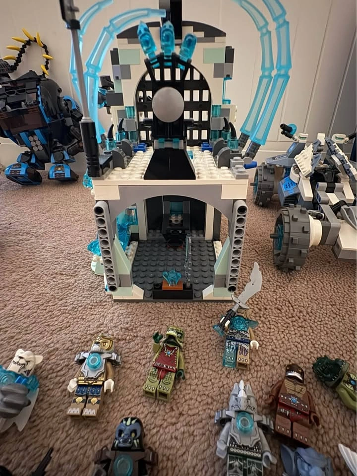 Lot of Lego Chima Sets with Minifigures and Manuals - photo 5