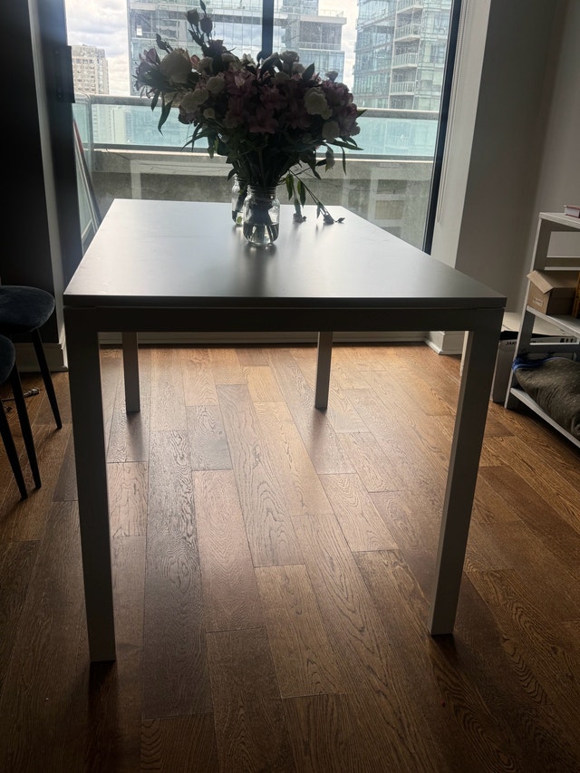 Modern White Dining Table – Seats 4–6 - photo 4
