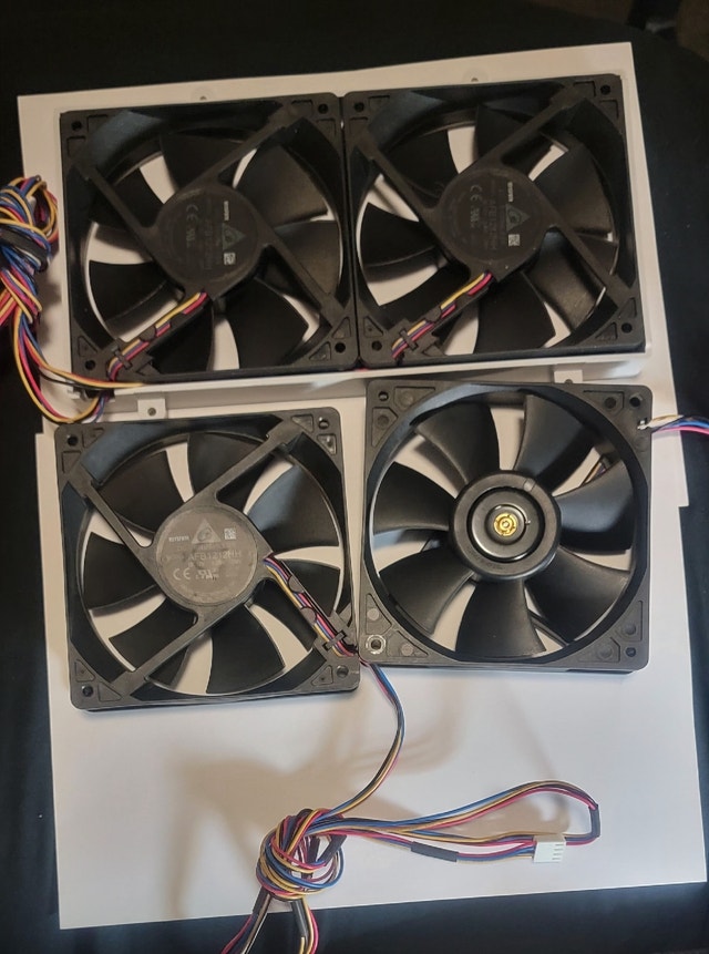 4 FAN AXIAL 120X25.4MM 12VDC WIRE