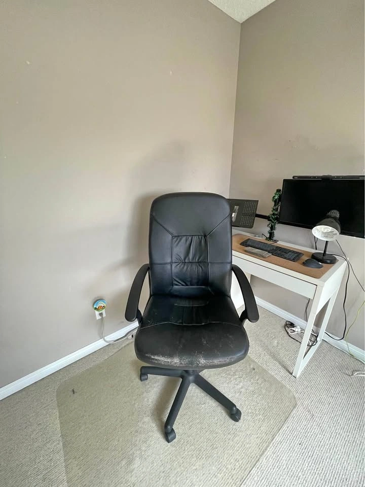 Desk chair
