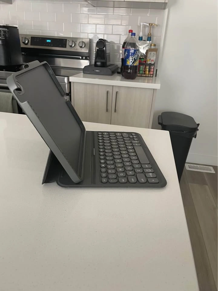 iPad 10th gen case (CASE ONLY) - photo 5