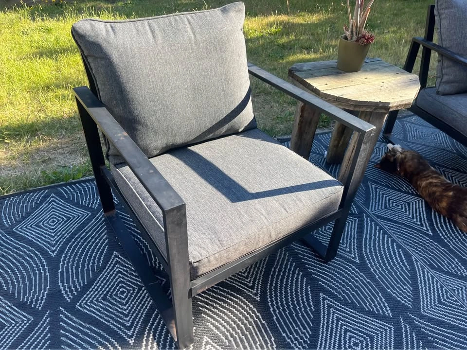 (can deliver) Hampton Bay Modern Patio Lounge Chairs (Set of 2) - photo 4