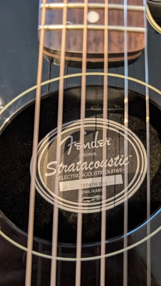 2010 Fender Stratacoustic guitar, fully set up and cleaned, with - photo 2