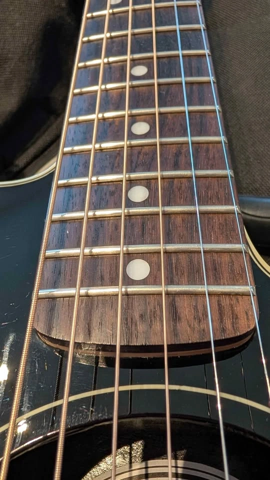 2010 Fender Stratacoustic guitar, fully set up and cleaned, with - photo 4