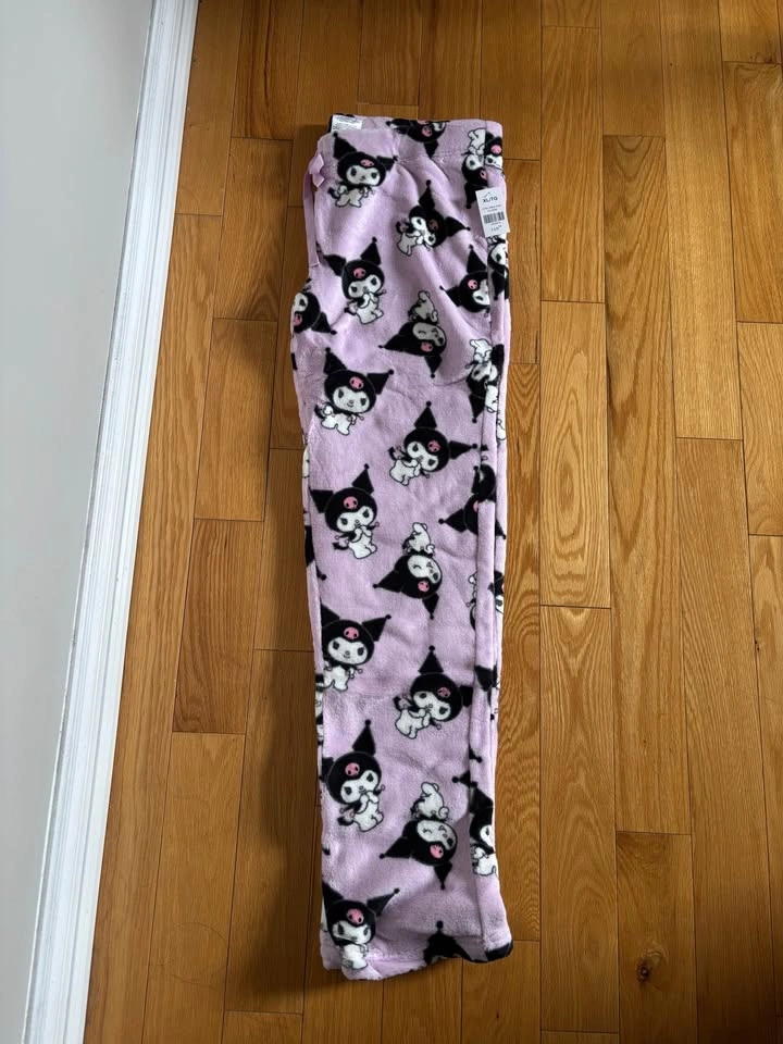 Sanrio Kuromi Plush Pajama Pants (Women’s XL) - photo 2