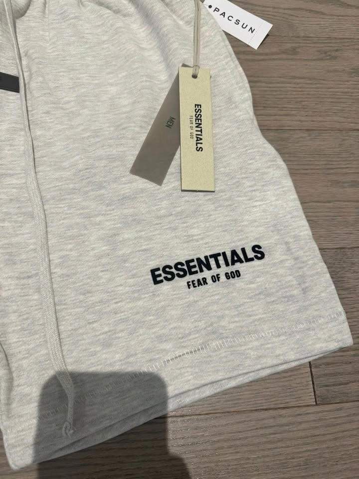 Fear of God Essentials Sweatshorts - photo 2