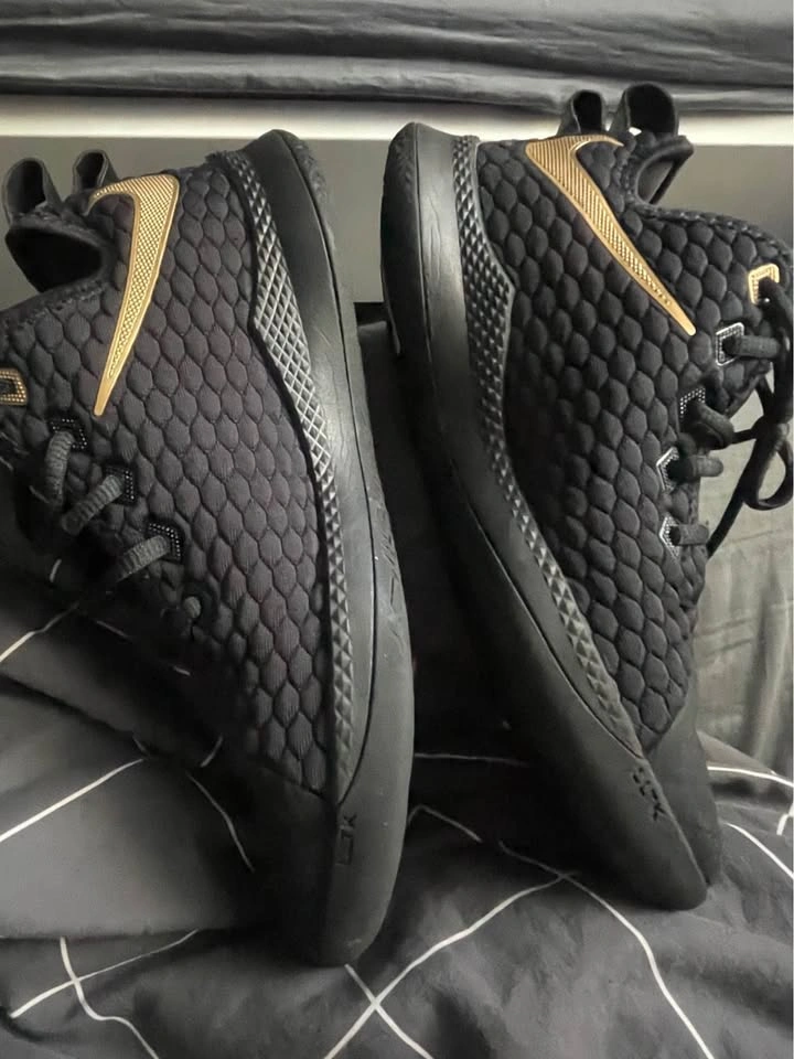 Basketball shoes - photo 2
