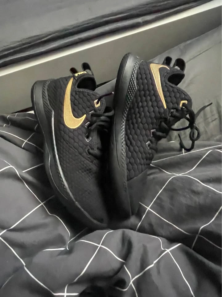Basketball shoes - photo 4