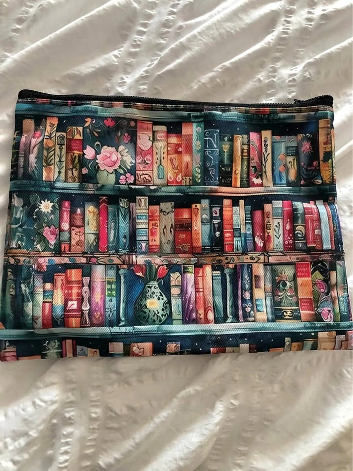 ⚽️ New BookShelf Print Pencil Case