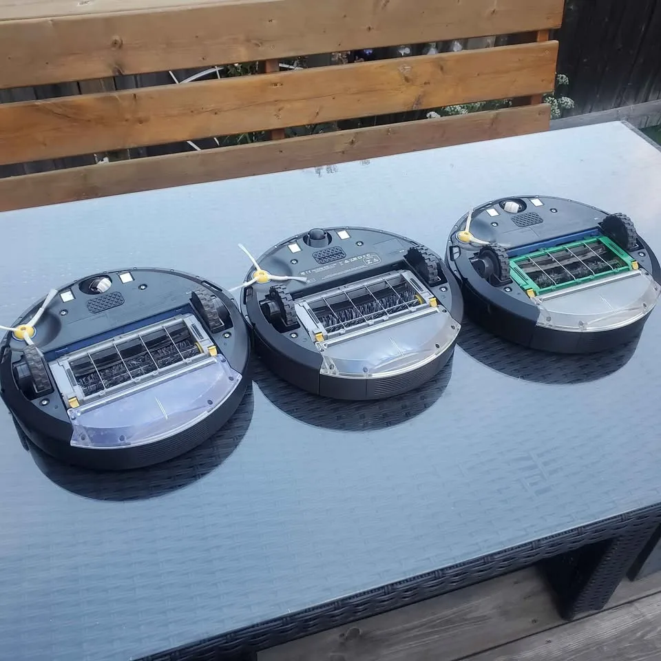 iRobot Roomba vacuum lot (3) image indicator(3)
