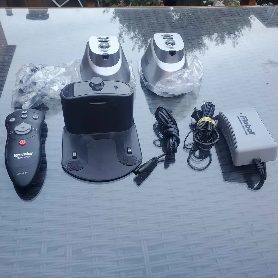 iRobot Roomba vacuum lot (3) image indicator(6)