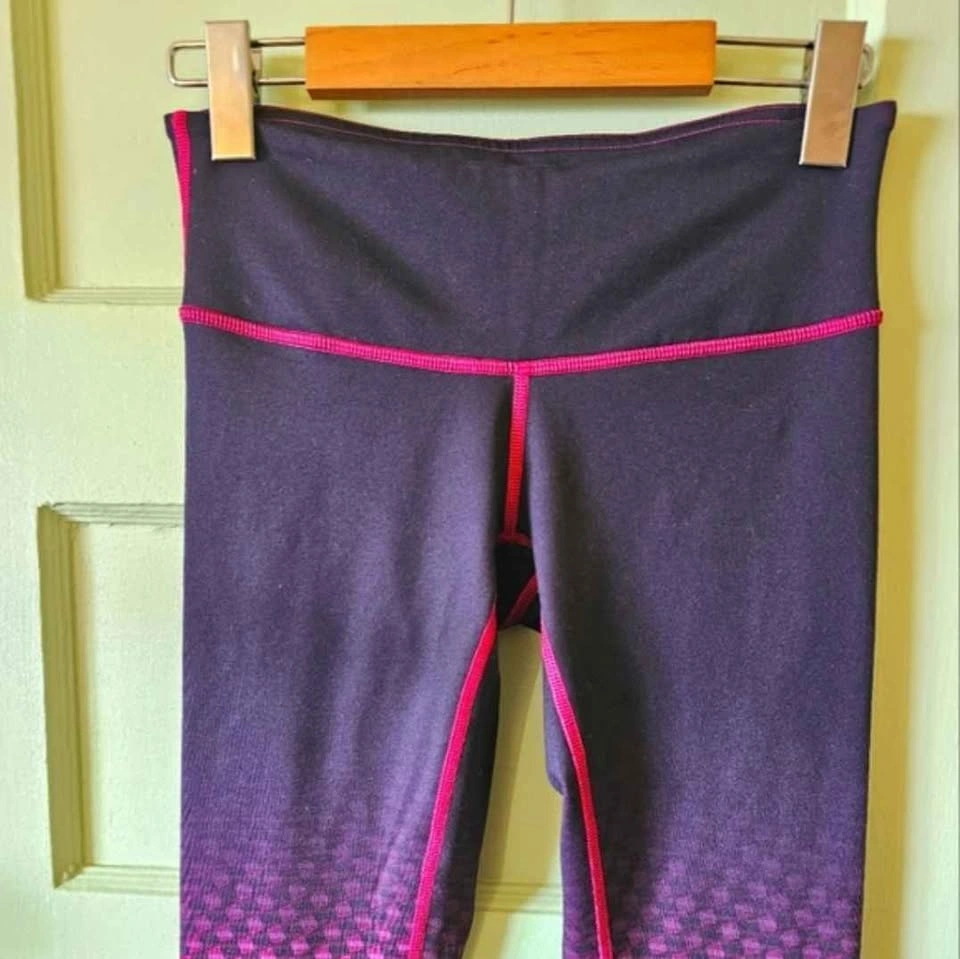 Size 4 Lululemon Wonder Under III berry pink black leggings 4 Re - photo 4
