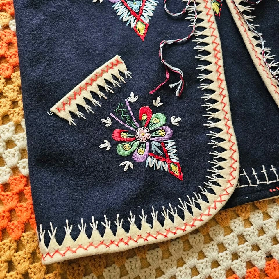 Vintage 1970s Polish Kamizelka Handmade Embroidered Wool Vest - photo 5