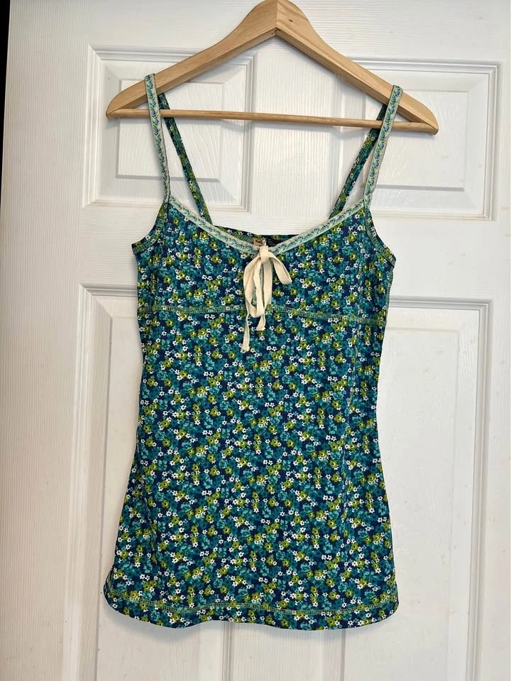 ⚽ Floral green Top- New