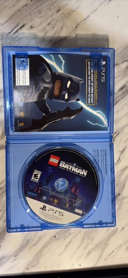 LEGO Batman: Legacy of the Dark Knight - PlayStation 5 - photo 2