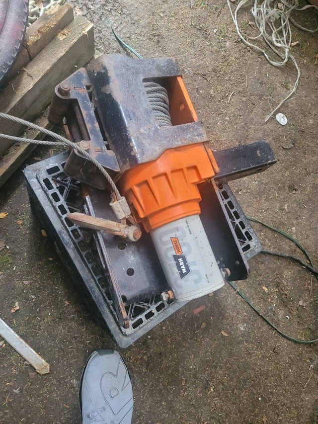 Warn Winch 3700 lbs - photo 2