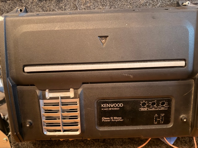 Dual 10” Alpine Type E Subwoofers with Amplifier - photo 4