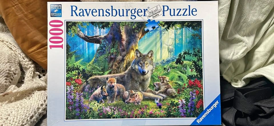 Ravensburger 1000 piece wolf family forest puzzle