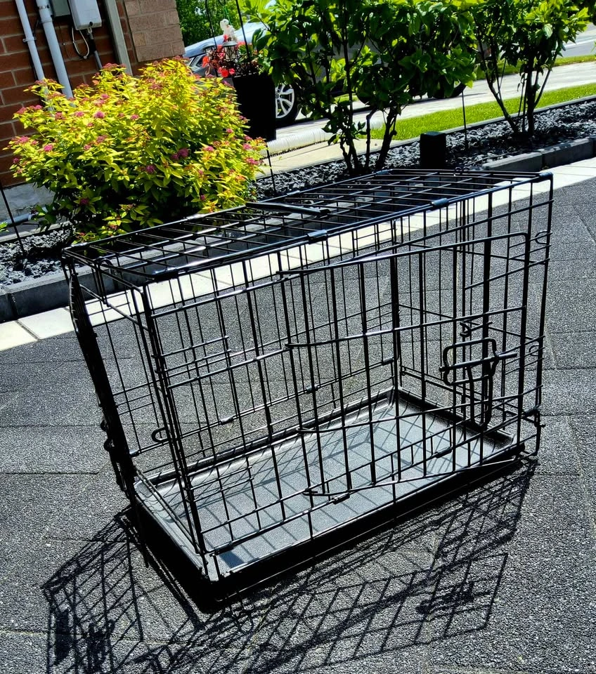 Top Paw 22" Small Dog Wire Crate w/ Divider - Like New - photo 4