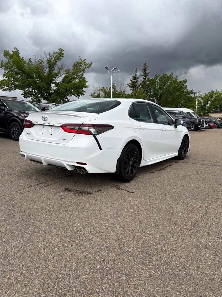 2021 Toyota Camry - photo 3