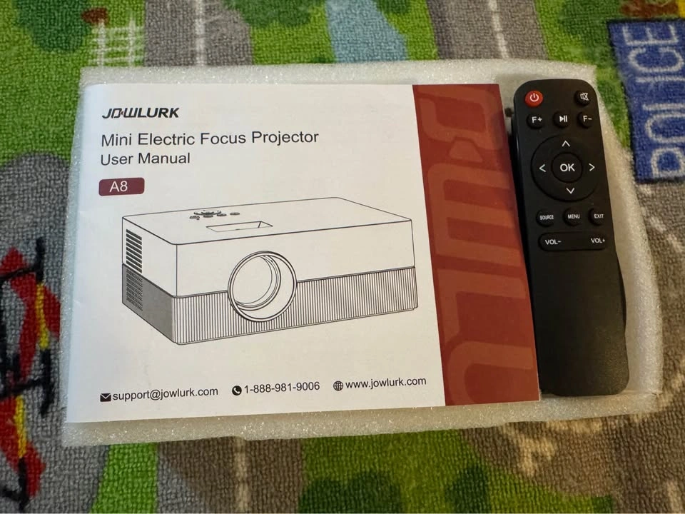 ⚽️ Jowlurk Mini Video Projector A8 + 120 inch Screen - photo 2