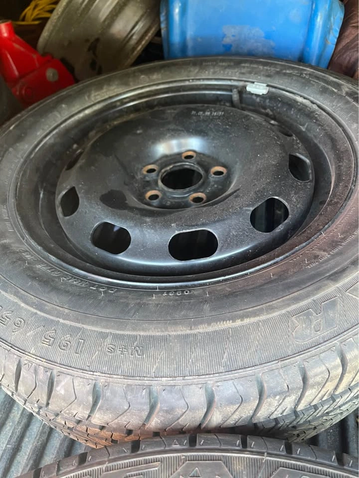 195/65R15 two tires with rims - photo 2