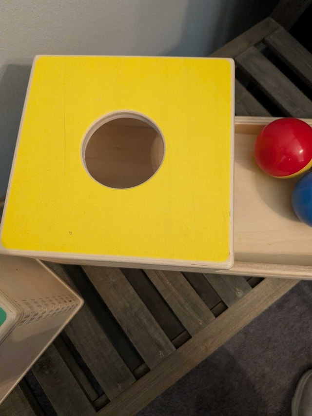 Lovevery Toys! Wooden Ball Drop & Tissue Box - photo 4