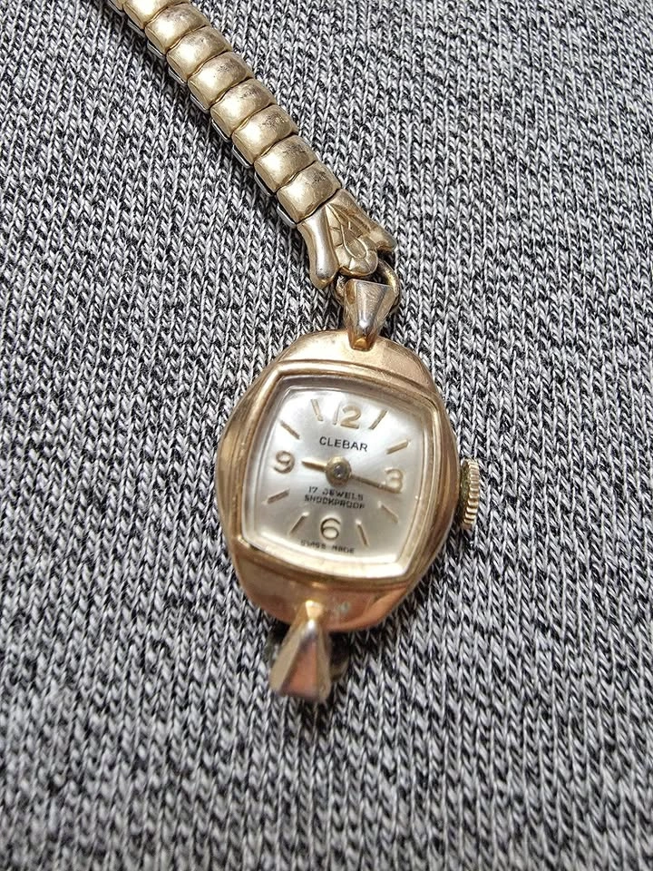 Vintage Clebar Swiss 17-Jewel Ladies’ Watch – Working