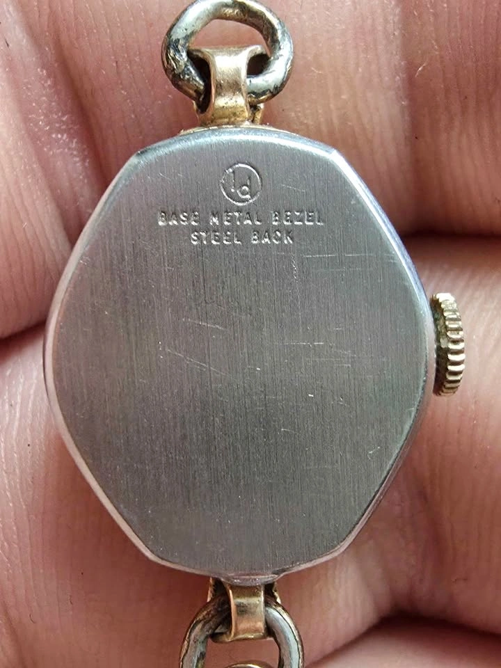 Vintage Clebar Swiss 17-Jewel Ladies’ Watch – Working - photo 3